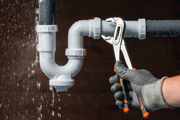 Professional Emergency Plumber technician working in Pittsville, VA